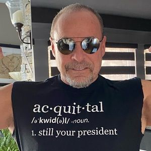 Meet your Posher, Louis